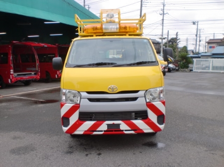 道路維持車　ラック搭載