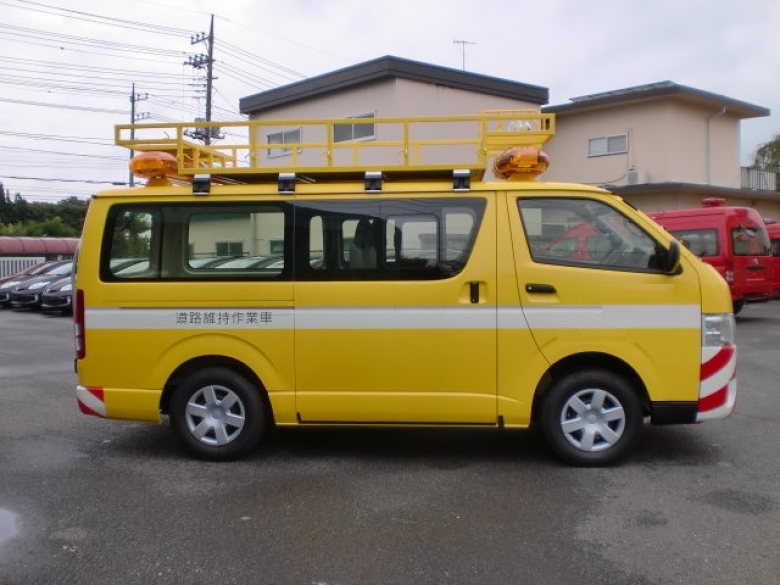 道路維持車　ラック搭載