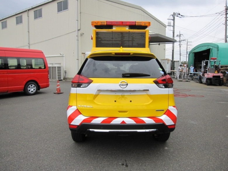 道路維持車　標識車③