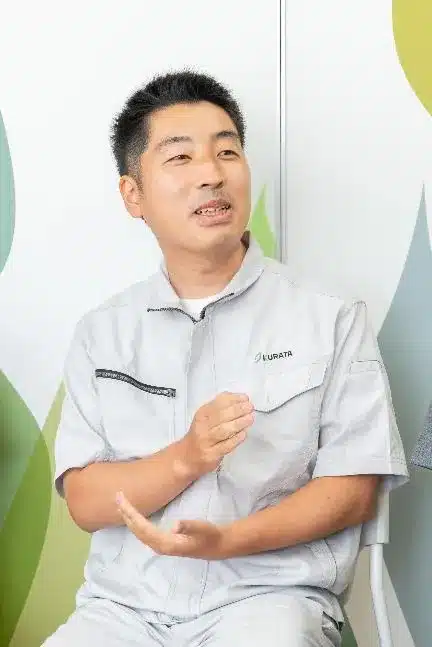 製造現場の職人と日々雑談を交わしながら実用性と安全性を兼ね備えた架装図面を設計する栗原孝亮