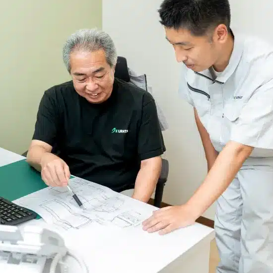 多種多様な顧客要望を反映し特殊車両の図面を精緻に作り起こす株式会社クラタの専属設計スタッフ